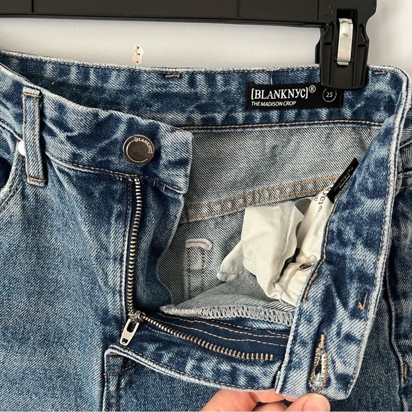Blank NYC The Madison High Rise Crop Shark Bite Ankle Hem Mom Jeans Size 25 - Picture 9 of 15